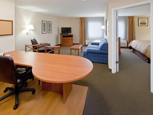 Candlewood Suites Indianapolis East