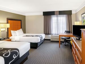 La Quinta Inn & Suites by Wyndham Houston West Park 10