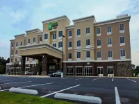 Holiday Inn Express & Suites Goldsboro - Base Area