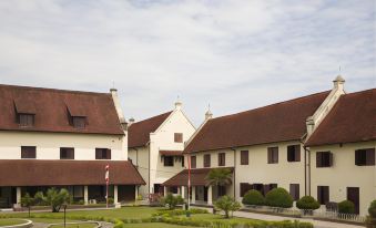 Pondok Elit Kos 888