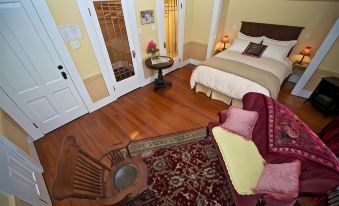 Clayburn Village Bed and Breakfast