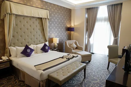 Adhiwangsa Hotel Отели рядом с достопримечательностью «Dalem Kalitan»