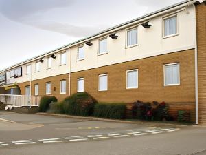 Days Inn by Wyndham Watford Gap