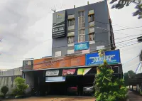 RedDoorz Syariah @ Penginapan Sederhana Palembang Hotel dekat DAVIENA SKINCARE PUSAT