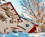 藝術色彩小屋 JR安比高原站附近的飯店