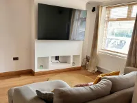 Modern Newly Renovated 3 Story House in Ebbw Vale Отели в г. Эбб Вейл