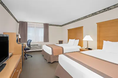 Ramada by Wyndham Waupaca Hotel di Lanark