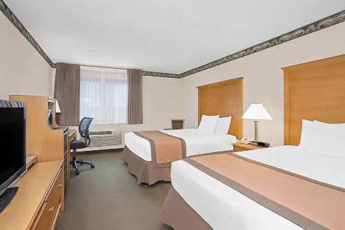 Ramada by Wyndham Waupaca Hotels in Lanark