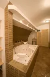 Hotel U Zlatého Kohouta Hotel di Zlobice