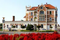 Aqua Hotel Termál Отели в г. 