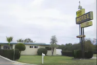 Kings Rest Motel - parking