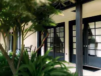 Merritt House Hotel Hotels near Casa Serrano