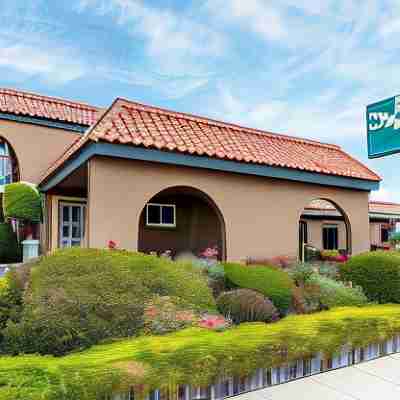 Quality Inn Near Hearst Castle Hotel Exterior
