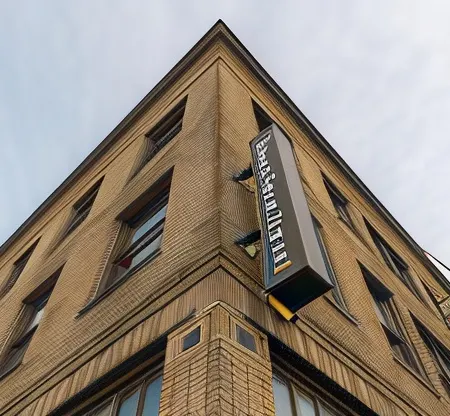 Commodore Hotel