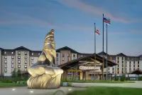 Great Wolf Lodge Manteca Hotels near Safeway