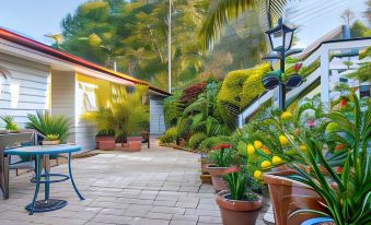 Avocado Sunset Bed & Breakfast