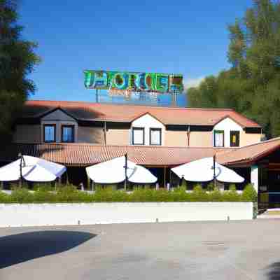 Logis Hôtel des 3 Massifs Hotel Exterior
