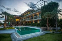 The River Palm Resort