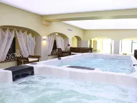 White Rock Castle Hotel & Wellness Club 발치크 호텔