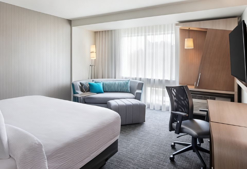 Holiday Inn Totowa WayneOver view