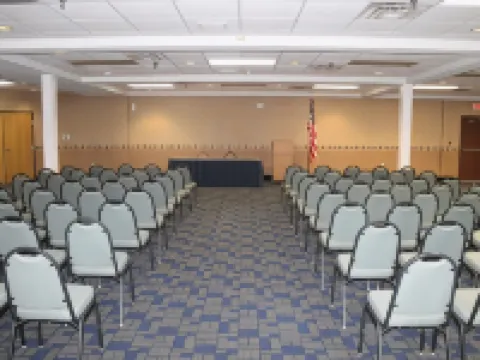 Days Inn & Suites by Wyndham Bridgeport - Clarksburg Hotels in Clarksburg