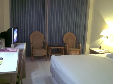 King Hotel Отели в г. Wates