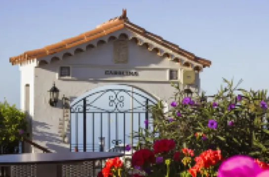 Sunsuites Carolina Hotels near Thalasso Gloria San Agustin