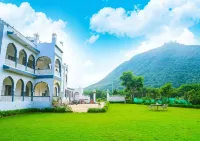 Siddarth Resort - Mountain View with Pool