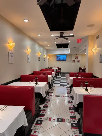 Holiday Inn NYC - Lower East Side Отели рядом с достопримечательностью «Swiss Institute»