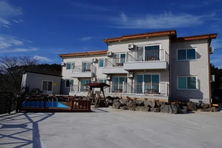 Byeonsanbando Badajeonmangdae Pension