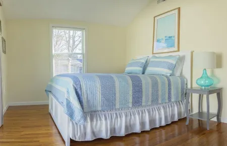 ★The Islander | Steps From Water, Fire Pit, AC★