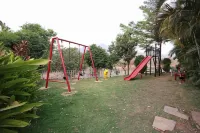 Vanah Villa And Resort Hotels in Atvan