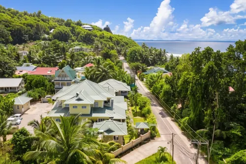 Captain's Villa Hotels in Takamaka