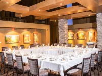 Sawridge Inn and Conference Centre Edmonton South โรงแรมใกล้ถนน Whyte Avenue