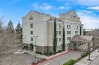 Comfort Suites Hotels in Clovis