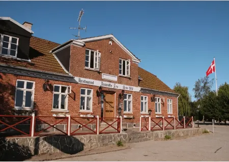 Motel Højmølle Kro Отели в г. Нюкёбинг