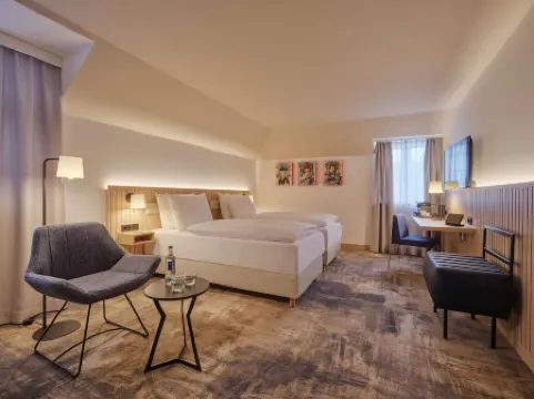 Dorint Hotel Würzburg Отели рядом с достопримечательностью «Old Main Bridge»