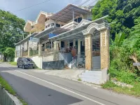 Homestay Singgasana Mitra RedDoorz Hôtels à : Lembeh Selatan