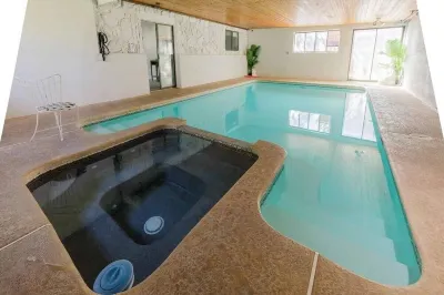 Indoor Pool,  Near Zion, 10+