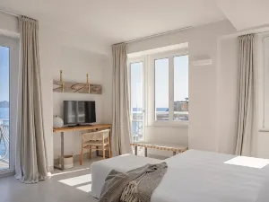 La Guardia Hotel