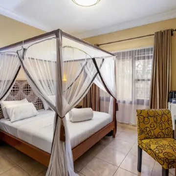 2 Friends Beach Hotel