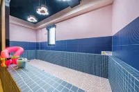 Almond Kids Hotel - Kolam Renang