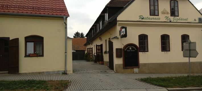Penzion a Restaurace Na Jízdárně Ξενοδοχεία στην πόλη Plzen-City District