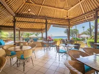 Santai Hotel Отели рядом с достопримечательностью «Пляж Амед»