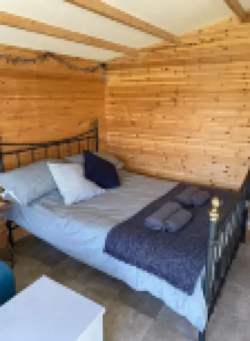 Peaceful Cornwall Cabin Retreat – Close to Coast & Countryside