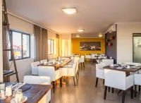 Desert Sands Boutique B&B | Self-Catering - familiaux