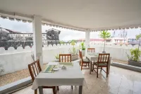 Stonetown View Inn