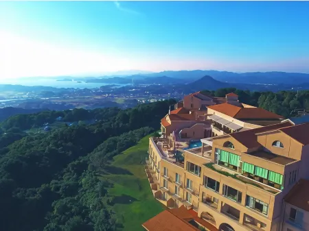 Yumihari-No-OKA Hotel Отели рядом с достопримечательностью «Yumiharidake Observation Deck»