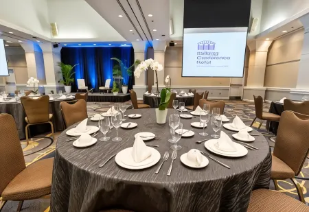 Kellogg Conference Hotel Capitol Hill at Gallaudet University Отели рядом с достопримечательностью «Базилика непорочного зачатия»