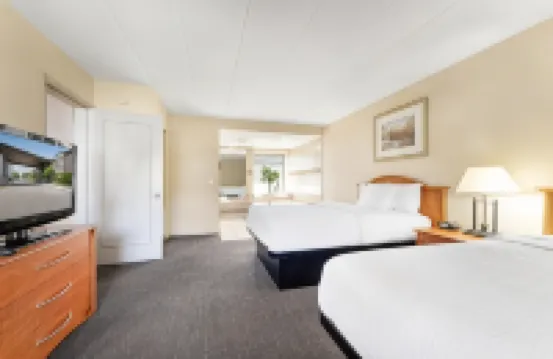 Days Inn & Suites by Wyndham Roseville/Detroit Area